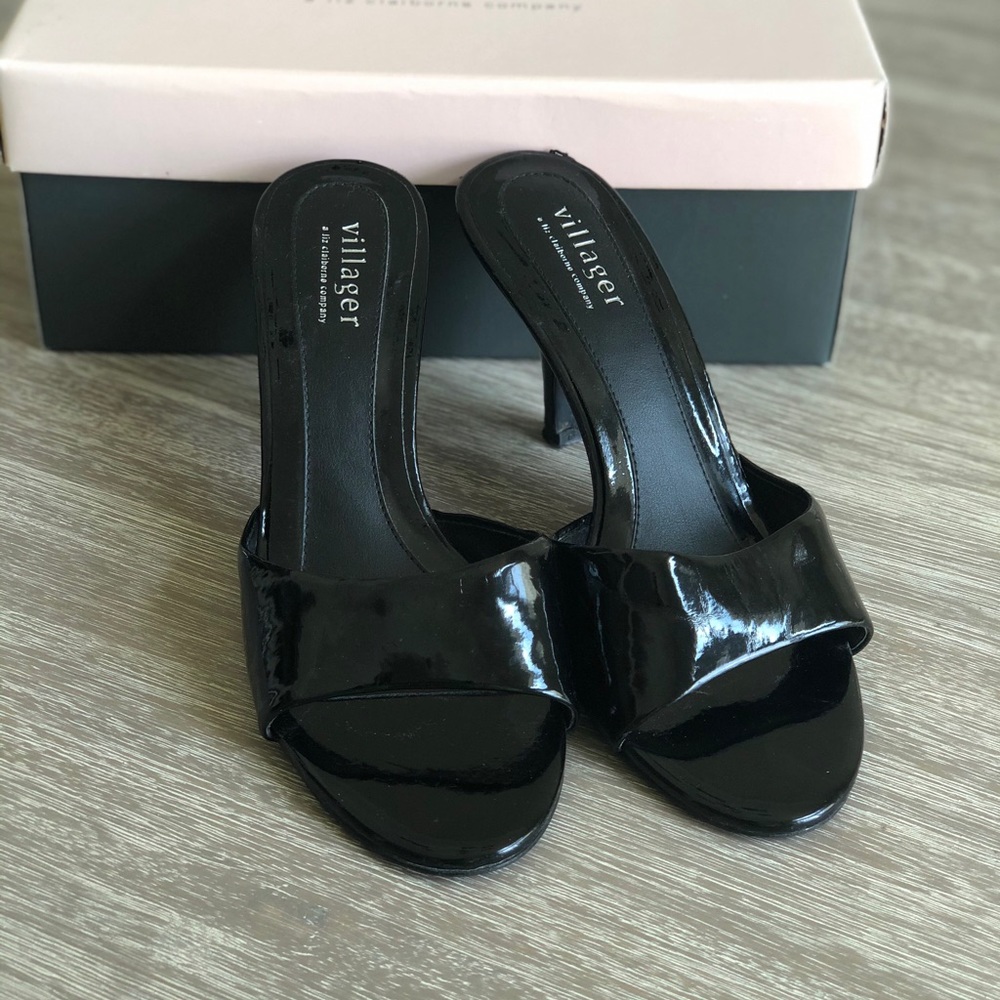 Black vintage sandals